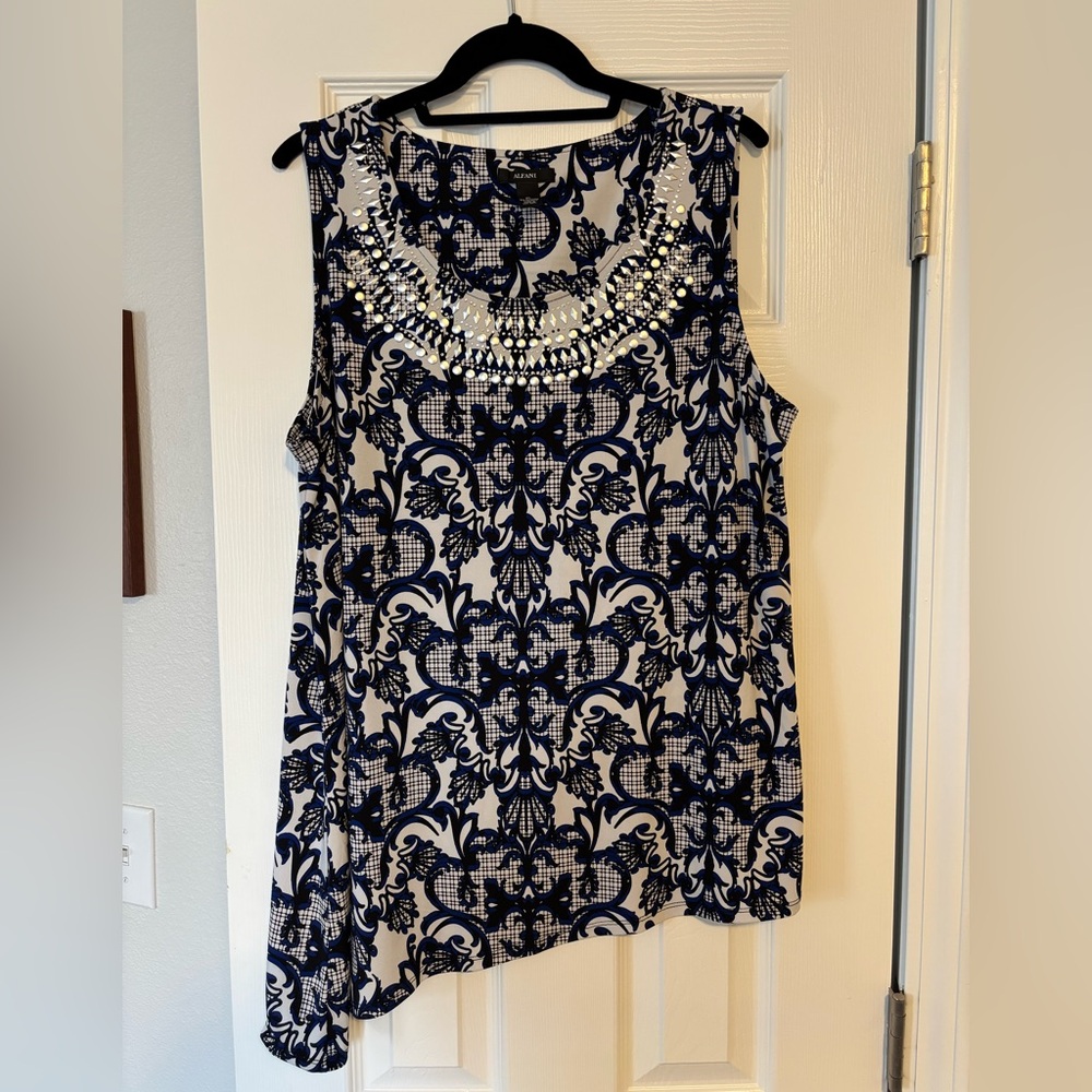 Alfani women’s Navy, White and Black sleeveless dressy tunic Blouse XL